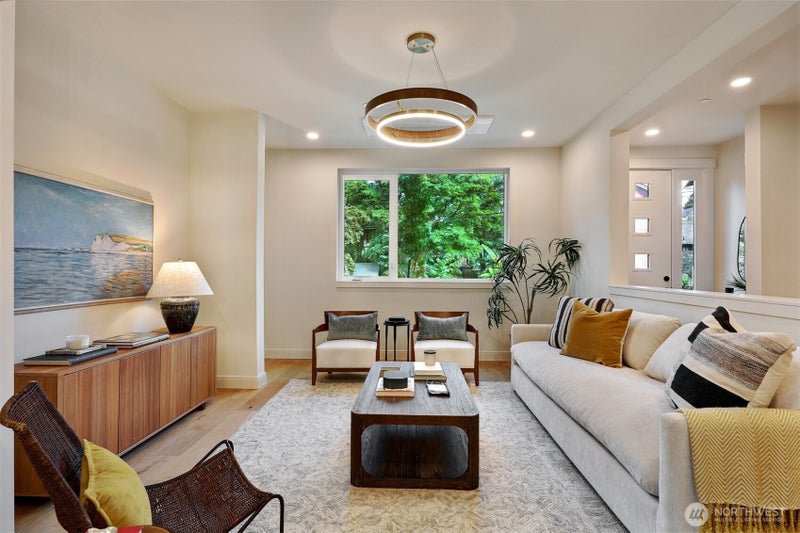 1709 Martin Luther King Jr Way