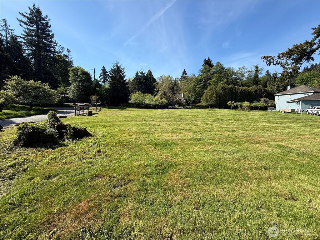 Photo of 99 xx SW 116th St, Vashon, WA 98070 (MLS # 2517422)