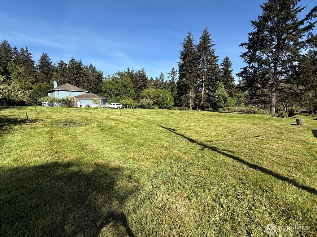 Photo of 99 xx SW 116th St, Vashon, WA 98070 (MLS # 2517422)