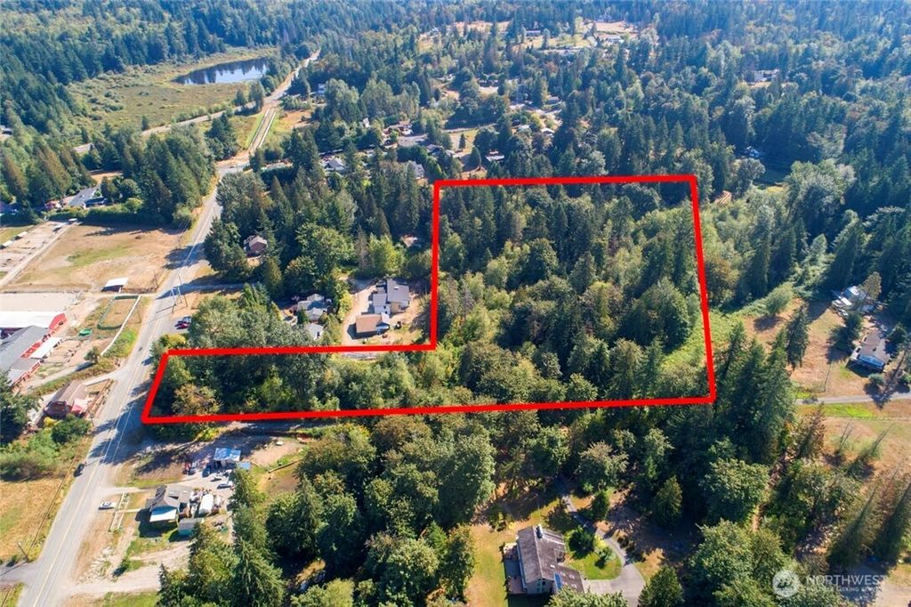 Photo of 204 XX 190th Avenue SE, Renton, WA 98058 (MLS # 2440667)