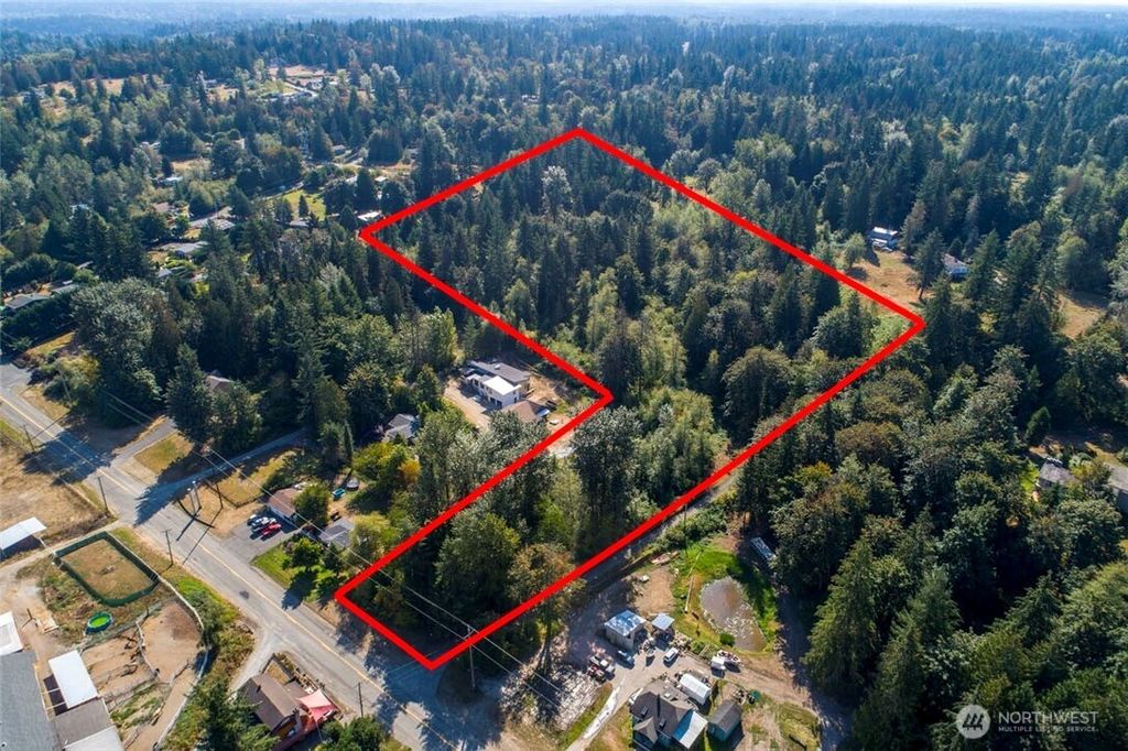 Photo of 204 XX 190th Avenue SE, Renton, WA 98058 (MLS # 2440667)