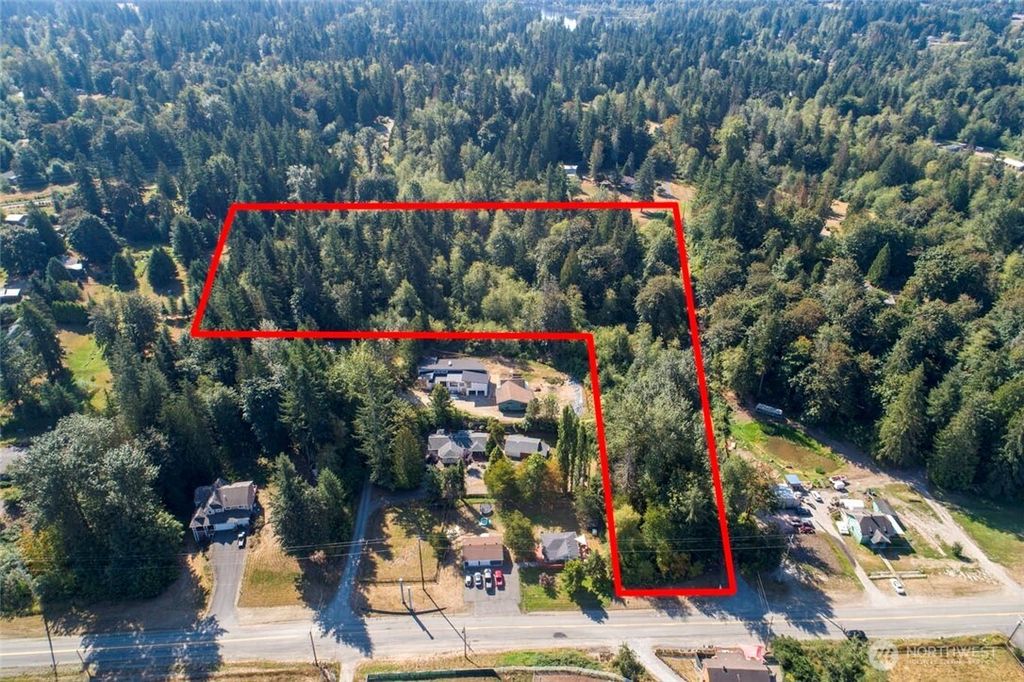Photo of 204 XX 190th Avenue SE, Renton, WA 98058 (MLS # 2440667)