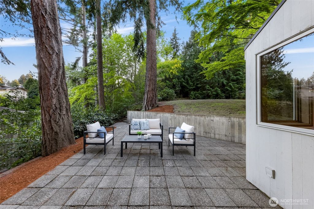Photo of 2261 W Lake Sammamish Parkway SE, Bellevue, WA 98008 (MLS # 2531003)