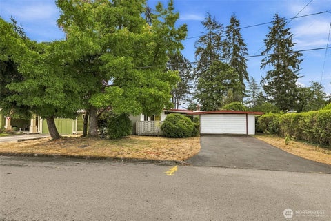 Photo of 15427 SE 9th Street, Bellevue, WA 98007 (MLS # 2578647)
