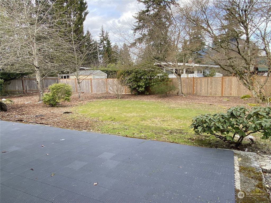 Photo of 15140 SE Newport Way SE, Bellevue, WA 98006 (MLS # 2041856)