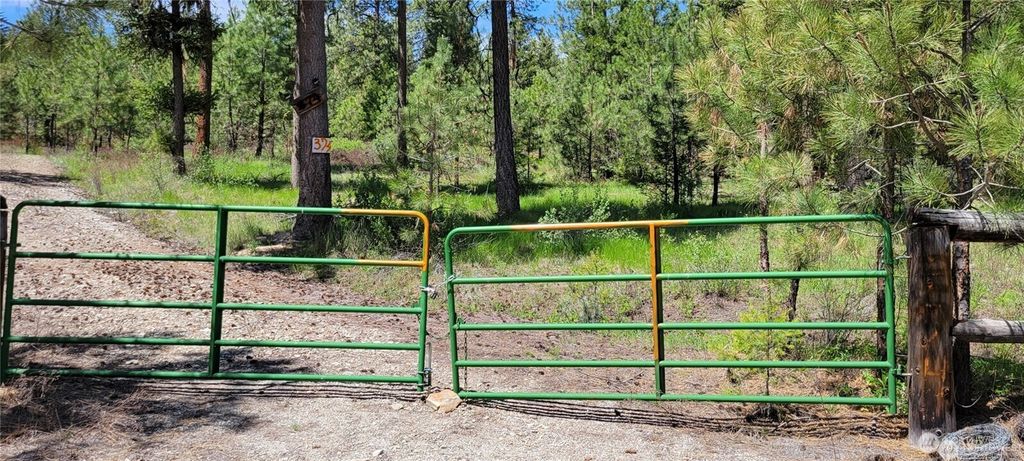 Photo of 374 Bench Creek Road, Tonasket, WA 98855 (MLS # 2499520)