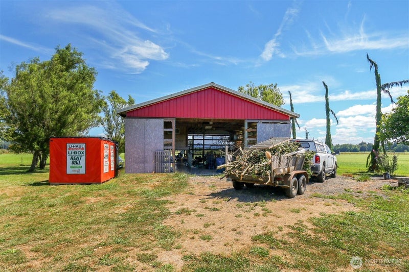 320 Pioneer Highway E