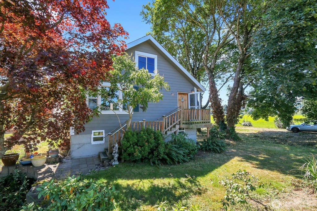 Photo of 320 Pioneer Highway E, Arlington, WA 98223 (MLS # 2562882)