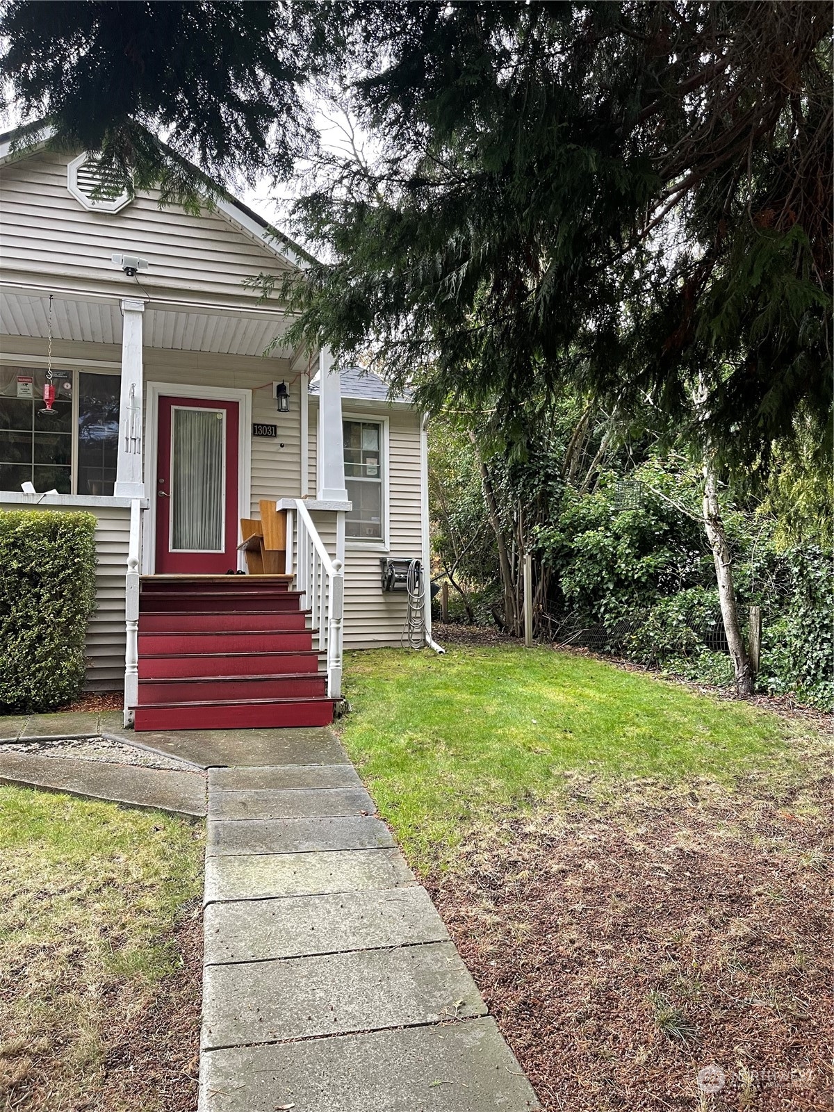 13031 Macadam Rd S