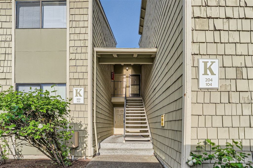 Photo of 2020 Grant Avenue S #K204, Renton, WA 98055 (MLS # 2221287)