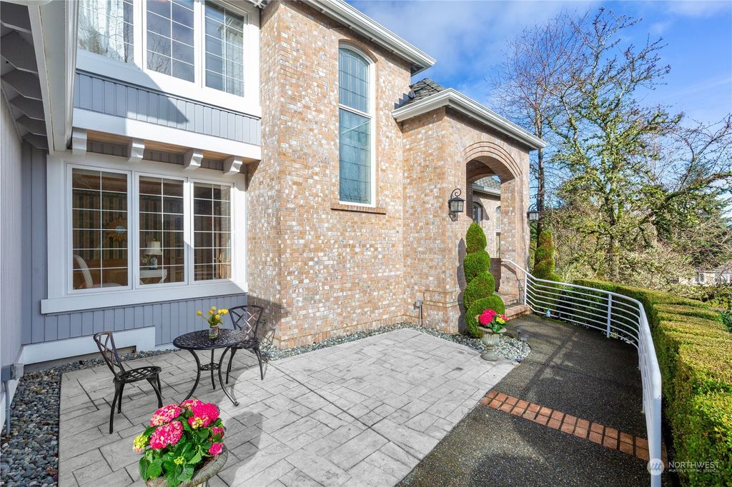 Photo of 5509 NW LacLeman Drive, Issaquah, WA 98027 (MLS # 2194918)