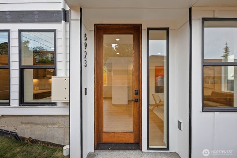 Photo of 5921 32nd Avenue SW #C, Seattle, WA 98126 (MLS # 2533048)