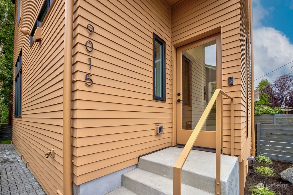 Photo of 9015 8th Avenue NE, Seattle, WA 98115 (MLS # 2297777)