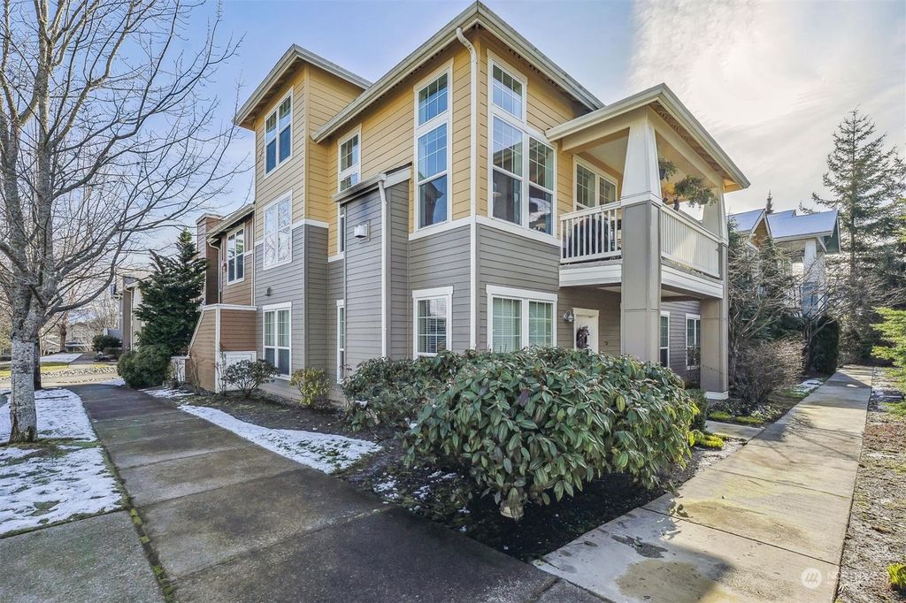 Photo of 7711 Fairway Avenue SE #201, Snoqualmie, WA 98065 (MLS # 2036855)