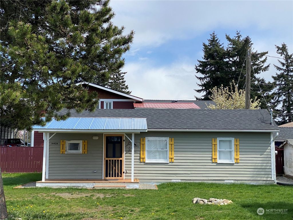 Photo of 14404 5th Avenue S, Burien, WA 98168 (MLS # 2059480)