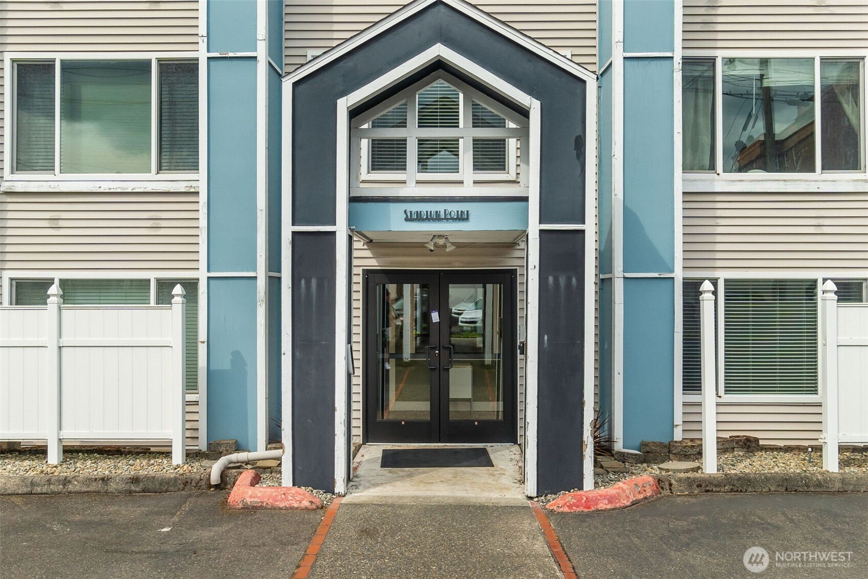 25 N Broadway 207