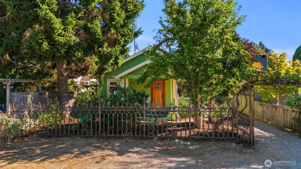 Photo of 335 N 103rd Street, Seattle, WA 98133 (MLS # 2417937)