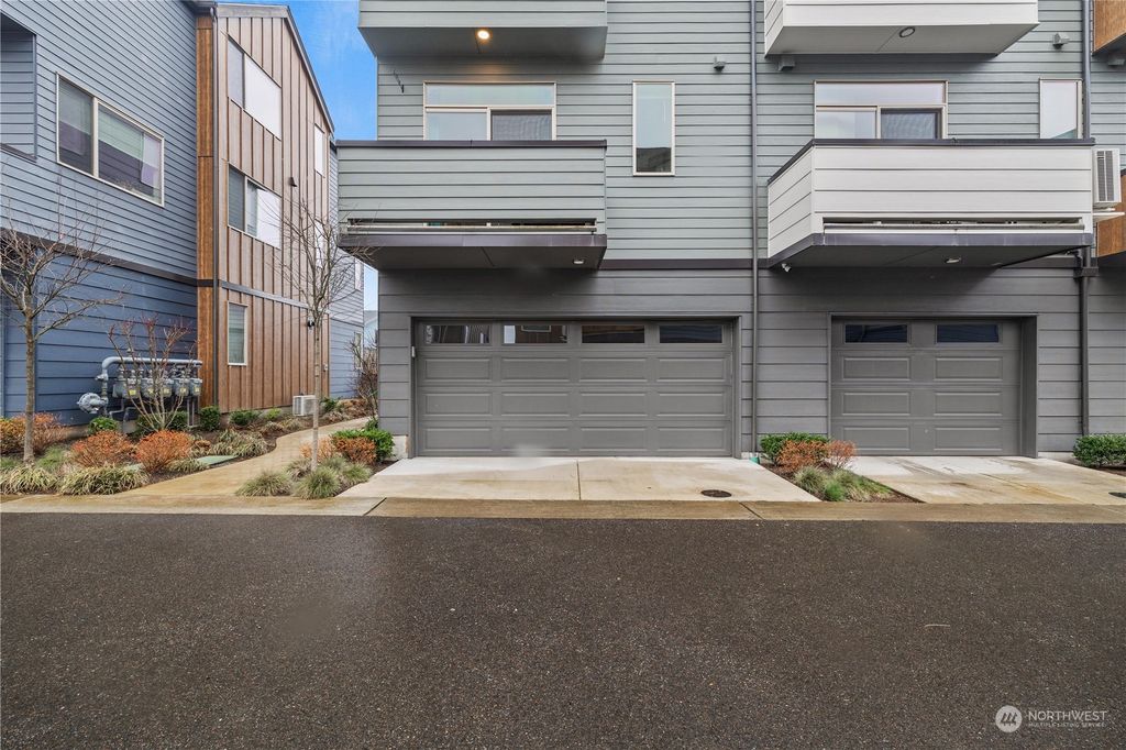 Photo of 32715 Madrona Avenue SE, Black Diamond, WA 98010 (MLS # 2204711)