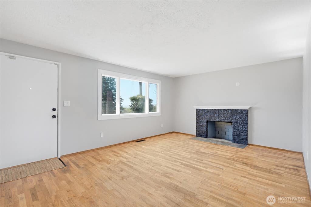 Photo of 21144 31st Avenue S, SeaTac, WA 98198 (MLS # 2544842)