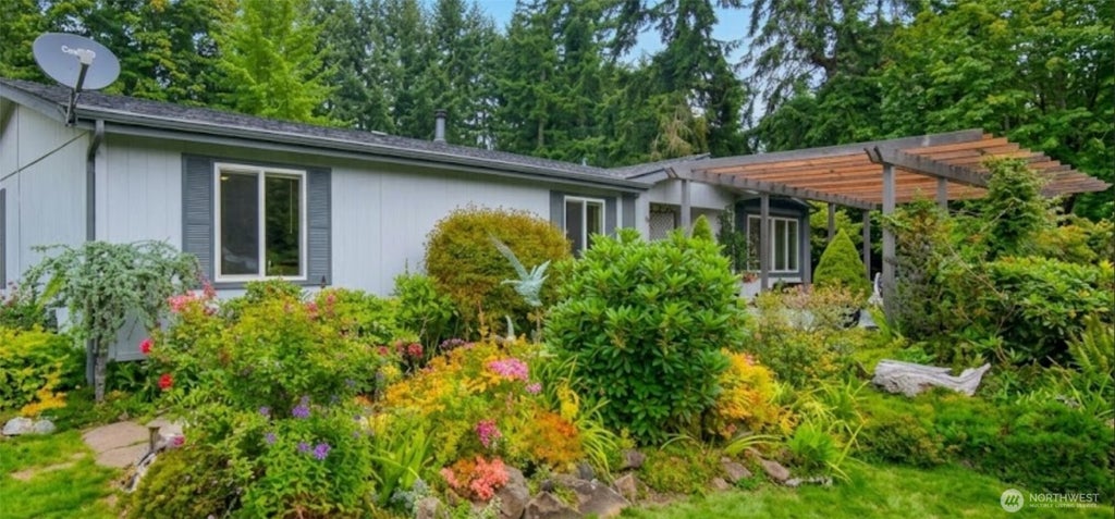 Photo of 891 Walker Road, Kelso, WA 98626 (MLS # 2587437)