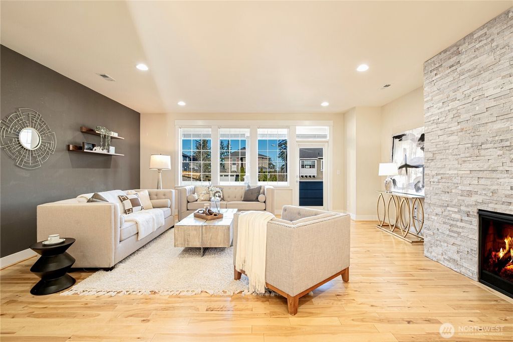 Photo of 15829 SE 44th Court, Bellevue, WA 98006 (MLS # 2333264)