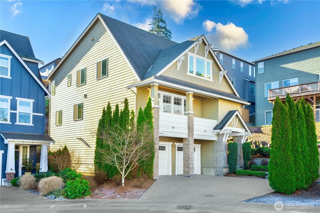 Photo of 15829 SE 44th Court, Bellevue, WA 98006 (MLS # 2333264)
