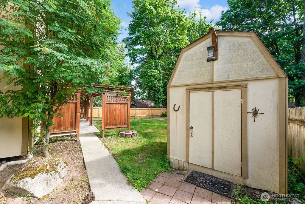 listing image 9365351811494118296