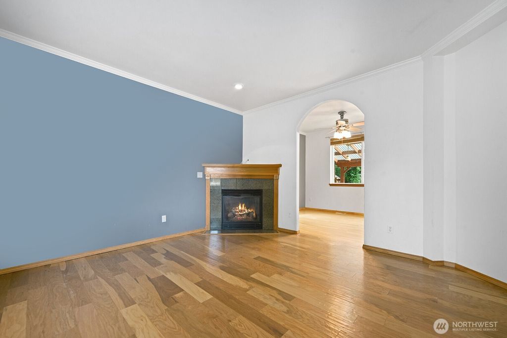 listing image 9369120974772241187
