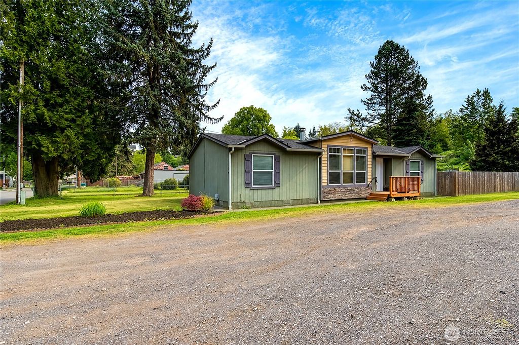 Photo of 4409 NE 12th Avenue, Vancouver, WA 98663 (MLS # 2512740)