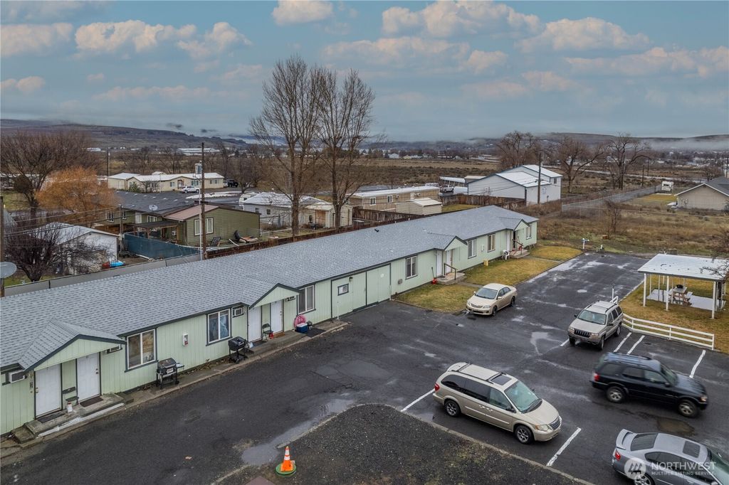 Photo of 68 W State Highway 28, Soap Lake, WA 98851 (MLS # 2495457)