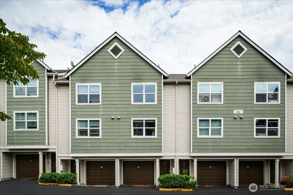 Photo of 3116 164th Street SW #607, Lynnwood, WA 98087 (MLS # 2423891)