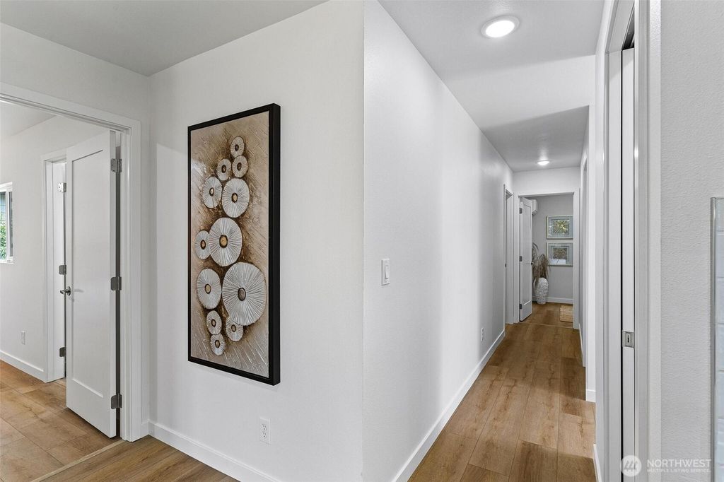 listing image 9369355208889524274