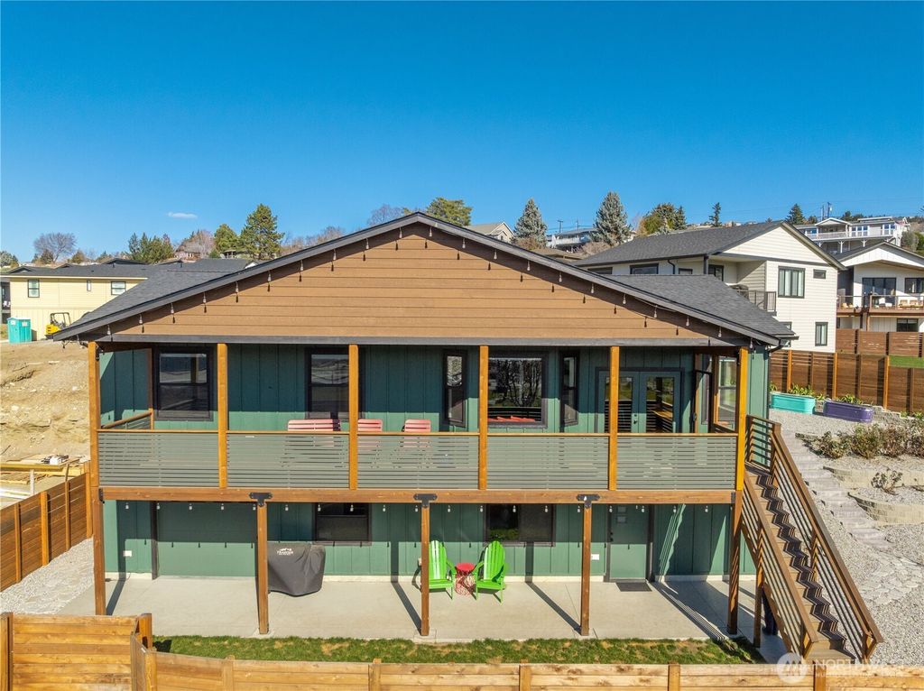 Photo of 224 NW Chinook Way Way, East Wenatchee, WA 98802 (MLS # 2489514)