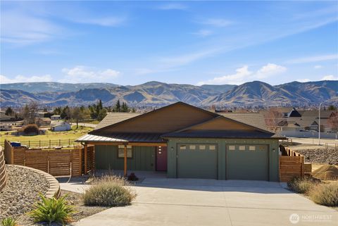 Photo of 224 NW Chinook Way Way, East Wenatchee, WA 98802 (MLS # 2489514)