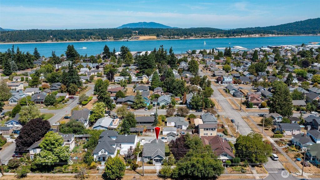 Photo of 1506 12th Street, Anacortes, WA 98221 (MLS # 2467873)