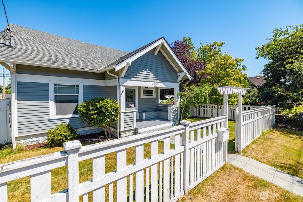 Photo of 1506 12th Street, Anacortes, WA 98221 (MLS # 2467873)
