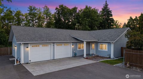 Photo of 724 Juniper Street, Walla Walla, WA 99362 (MLS # 2527202)