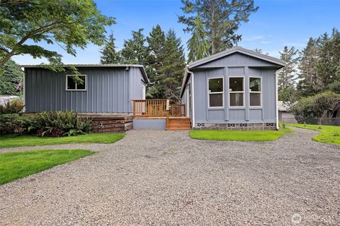 Photo of 2412 Bay Avenue, Ocean Park, WA 98640 (MLS # 2420911)