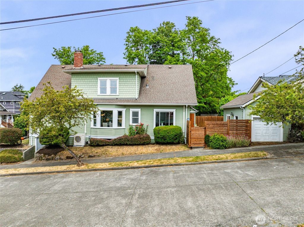 Photo of 150 27th Avenue, Seattle, WA 98122 (MLS # 2397169)