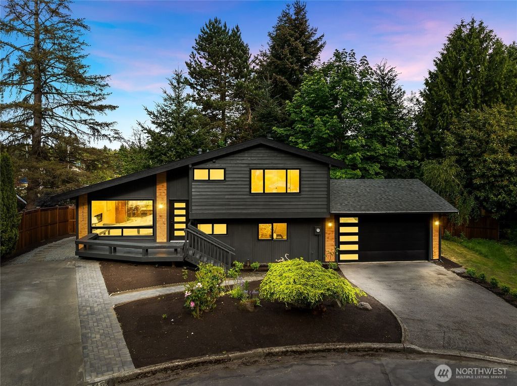 Photo of 13652 99th Avenue NE, Kirkland, WA 98034 (MLS # 2435966)