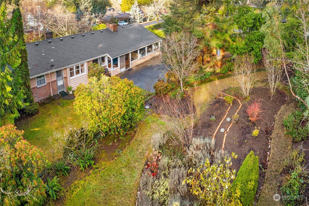 Photo of 4024 85TH Avenue SE, Mercer Island, WA 98040 (MLS # 2318207)