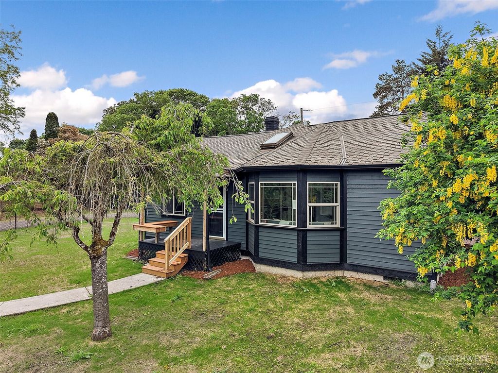 Photo of 6234 S Stevens Street, Tacoma, WA 98409 (MLS # 2519628)