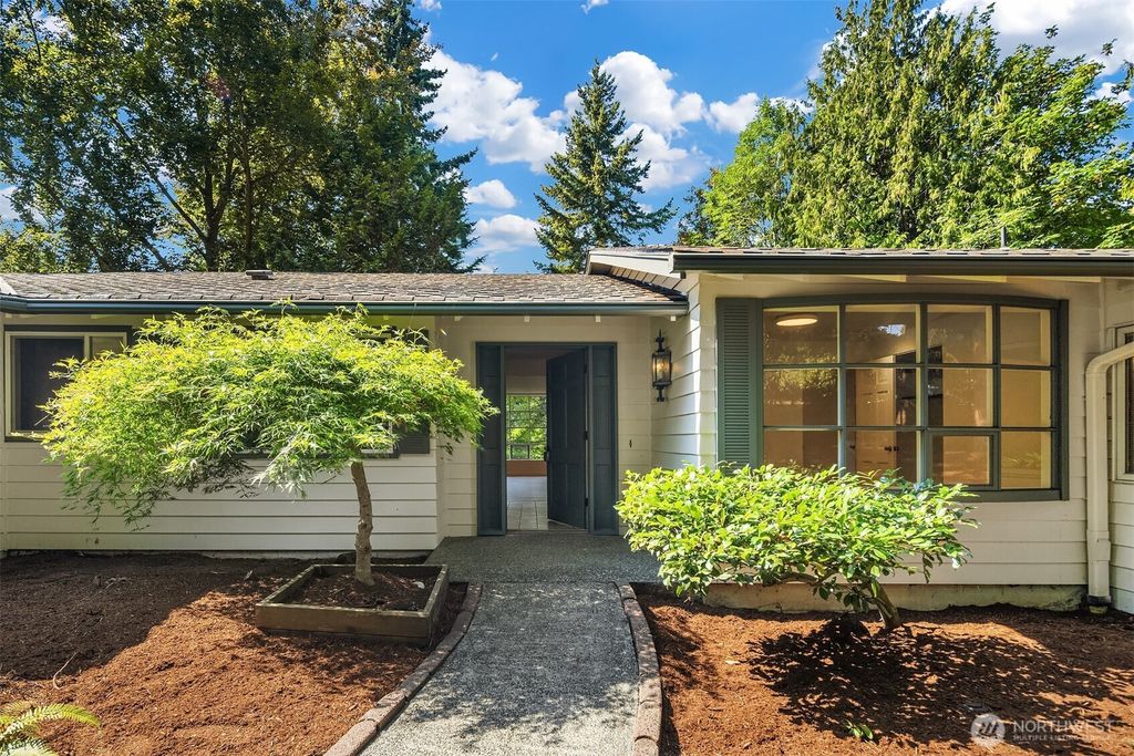 Photo of 8505 NE 27th Place, Clyde Hill, WA 98004 (MLS # 2422444)