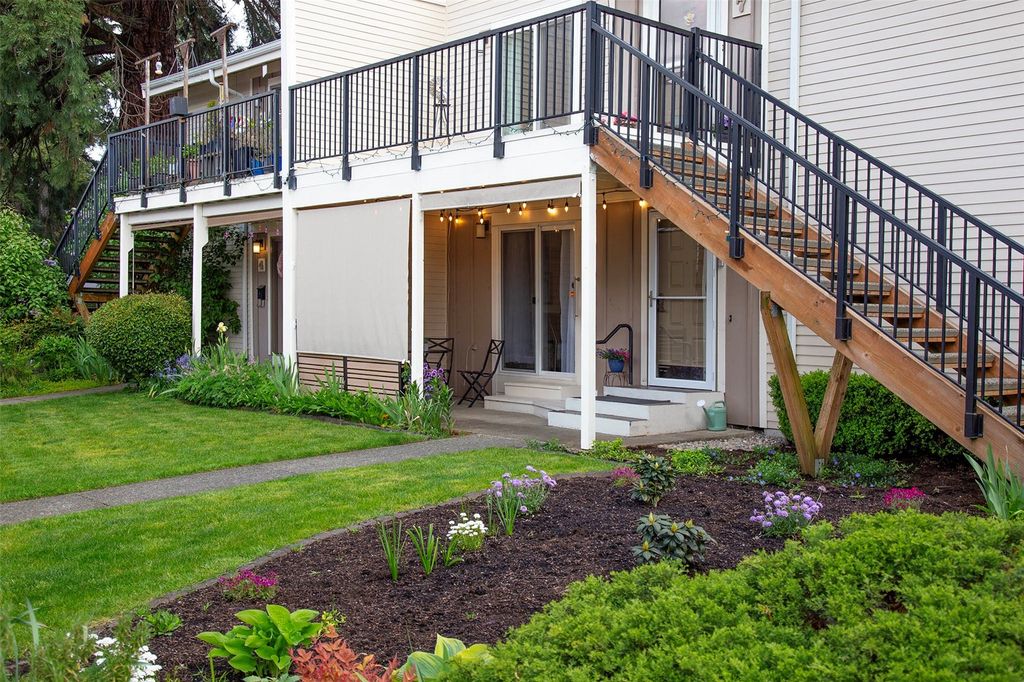 Photo of 12016 Slater Avenue NE #D3, Kirkland, WA 98034 (MLS # 2355563)