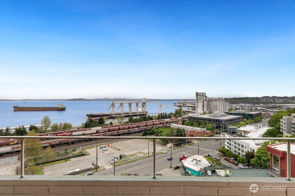 Photo of 521 5th Avenue W #805, Seattle, WA 98119 (MLS # 2515569)
