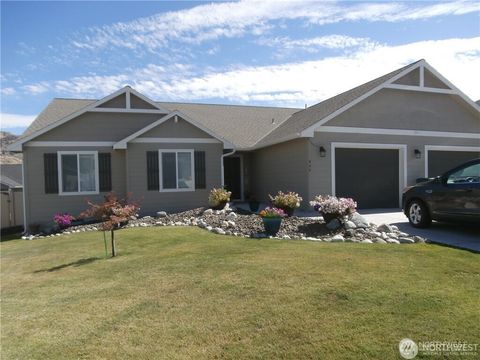 Photo of 466 Spring View Place, Chelan, WA 98816 (MLS # 2454061)