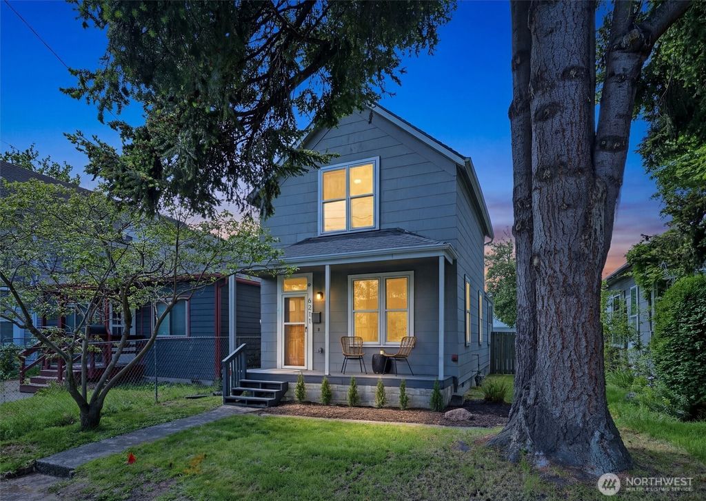 Photo of 6211 Carleton Avenue S, Seattle, WA 98108 (MLS # 2523027)