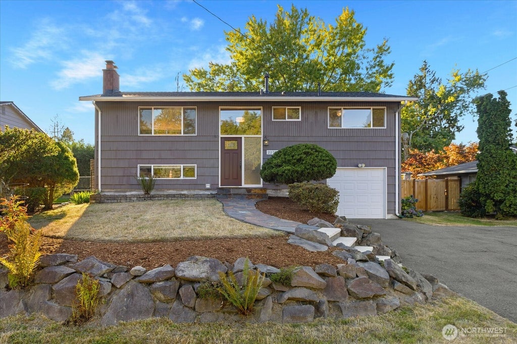 Photo of 22704 38th Avenue W, Mountlake Terrace, WA 98043 (MLS # 2584497)