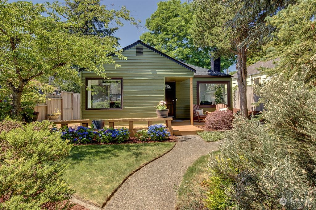 Photo of 8105 34th Avenue SW, Seattle, WA 98126 (MLS # 2261890)