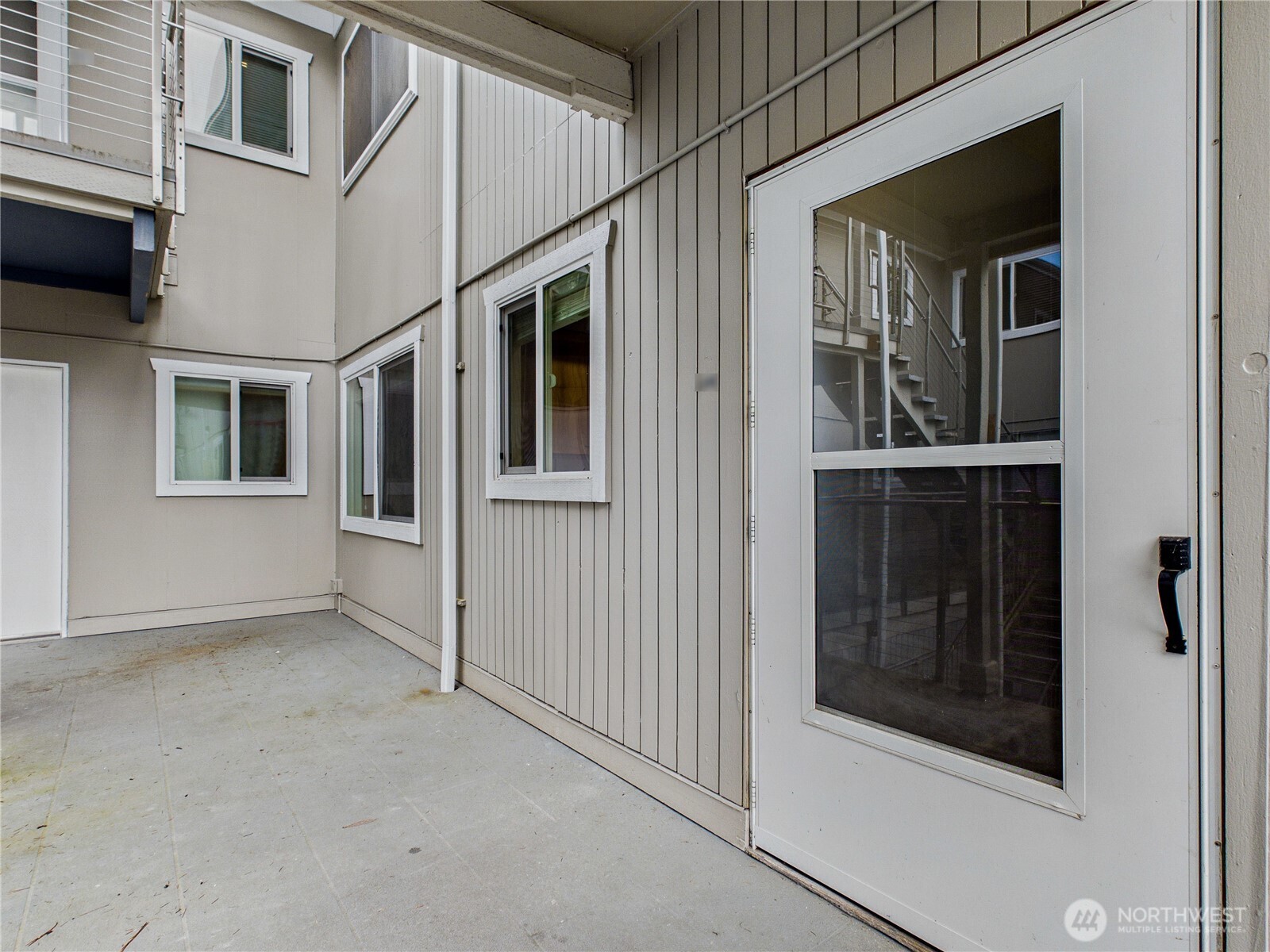 465 Winslow Way E 206